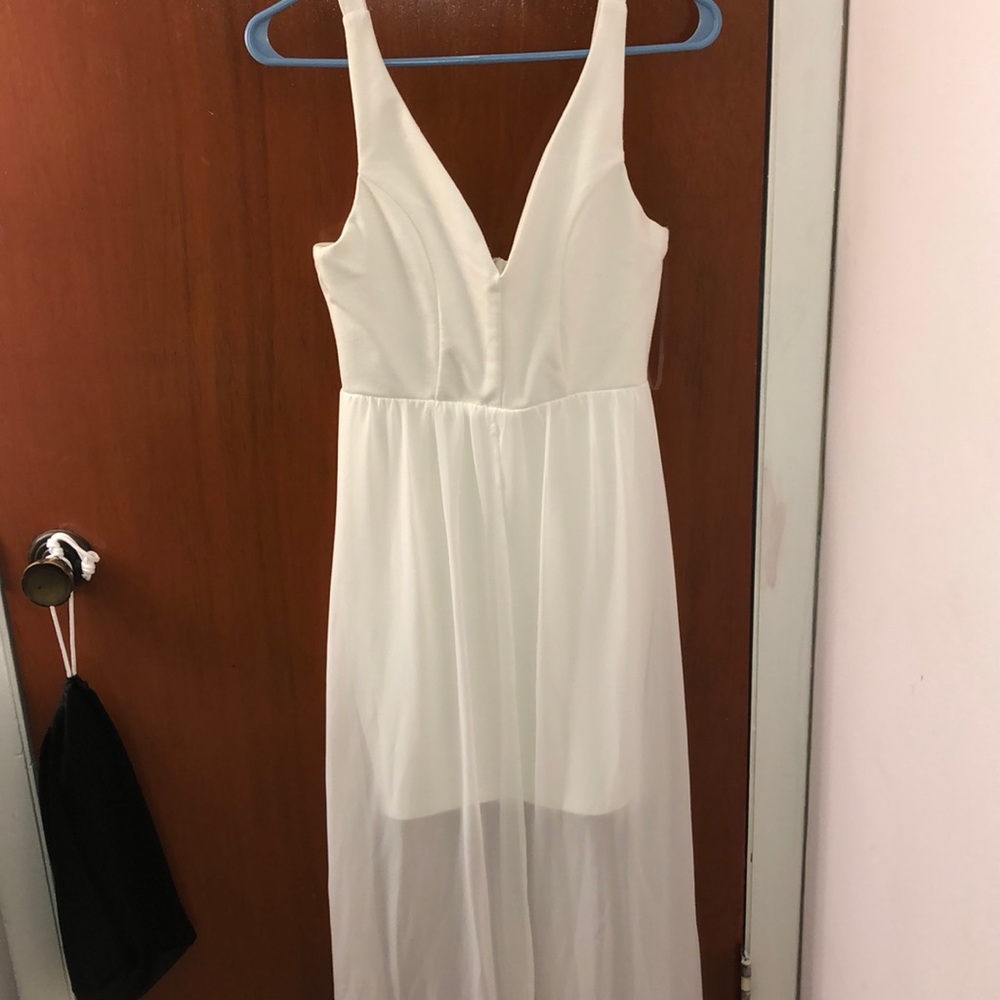 White Sleeveless Dress